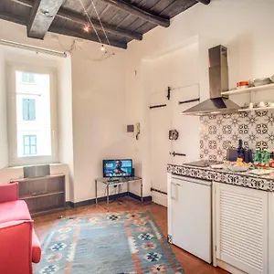 Apartment Lovely Flat In The Heart Of Trastevere, Rom